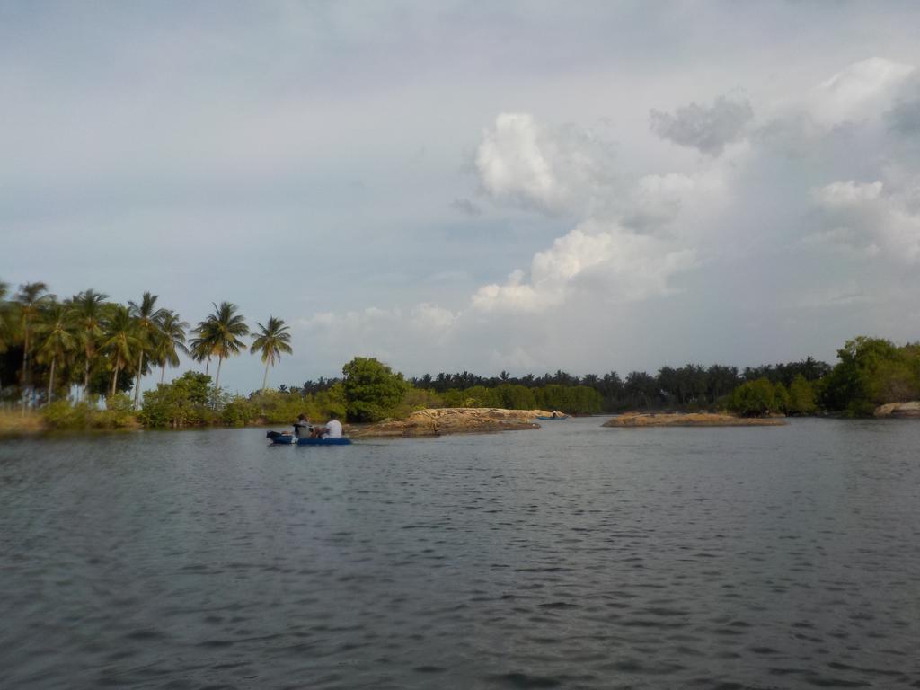 Отель Reef Pasikudah Nachivantivu Экстерьер фото